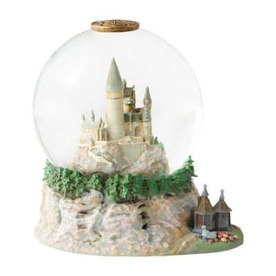 Wizarding World of Harry Potter | Hogwarts Castle w/ Hagrid Hut | Waterball