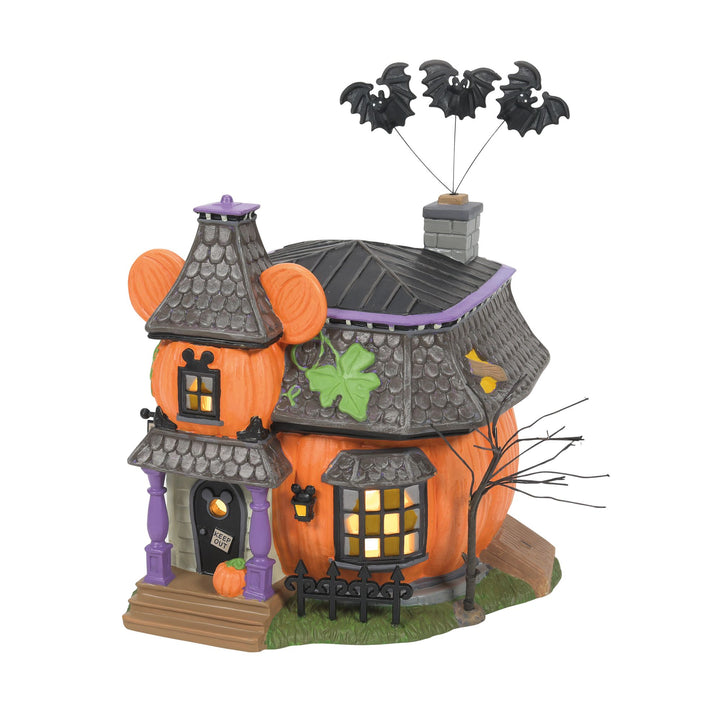 Disney Village | Mickey's Haunted Manor | Village