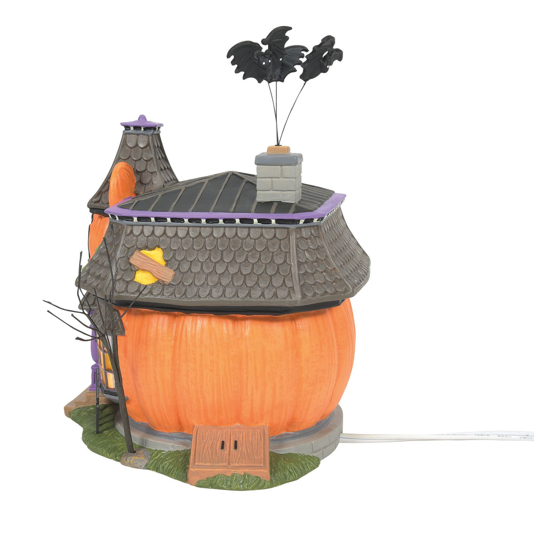 Disney Village | Mickey's Haunted Manor | Village