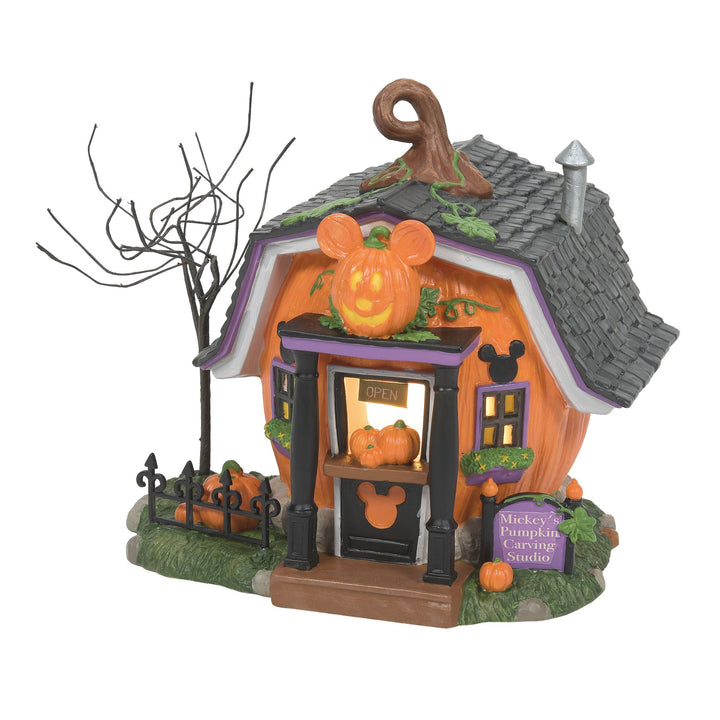Disney Village | Pumpkintown Carving Studio | Lighted Buildings