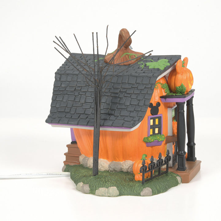 Disney Village | Pumpkintown Carving Studio | Lighted Buildings