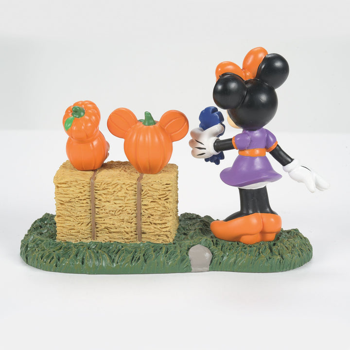 Disney Village | Minnie Picks A Winner | Village Figures