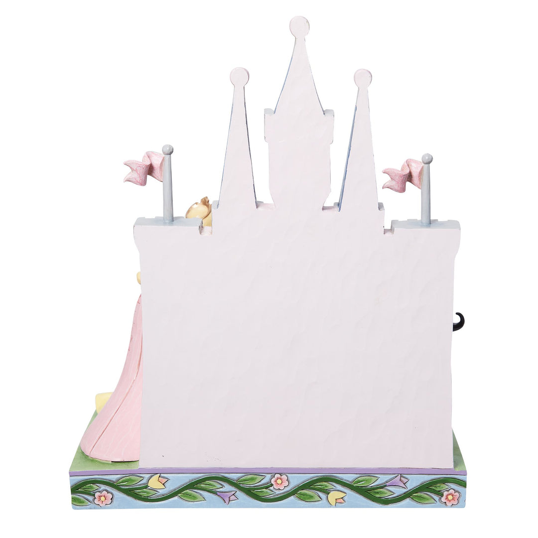 Disney Traditions | Princess Group in front of Cas | Figurine