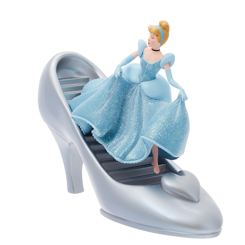 Disney Showcase | Disney100 Cinderella | Figurine