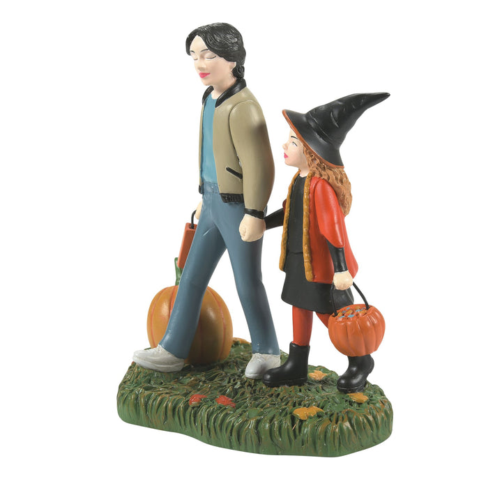 Hot Properties Village | Max & Dani Trick or Treat | Village Figures