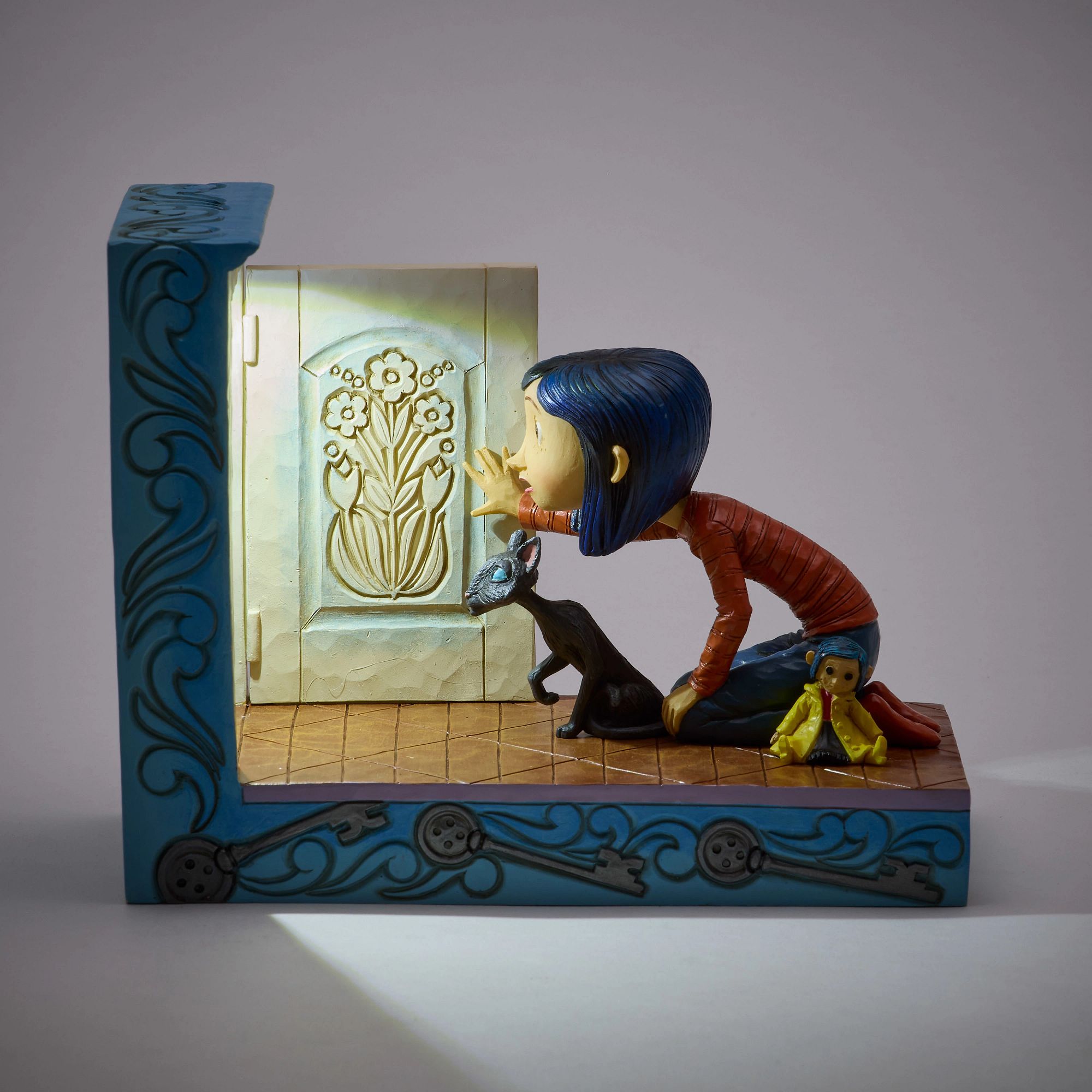 Coraline by Jim Shore | Coraline Kneeling Down Door | Figurine