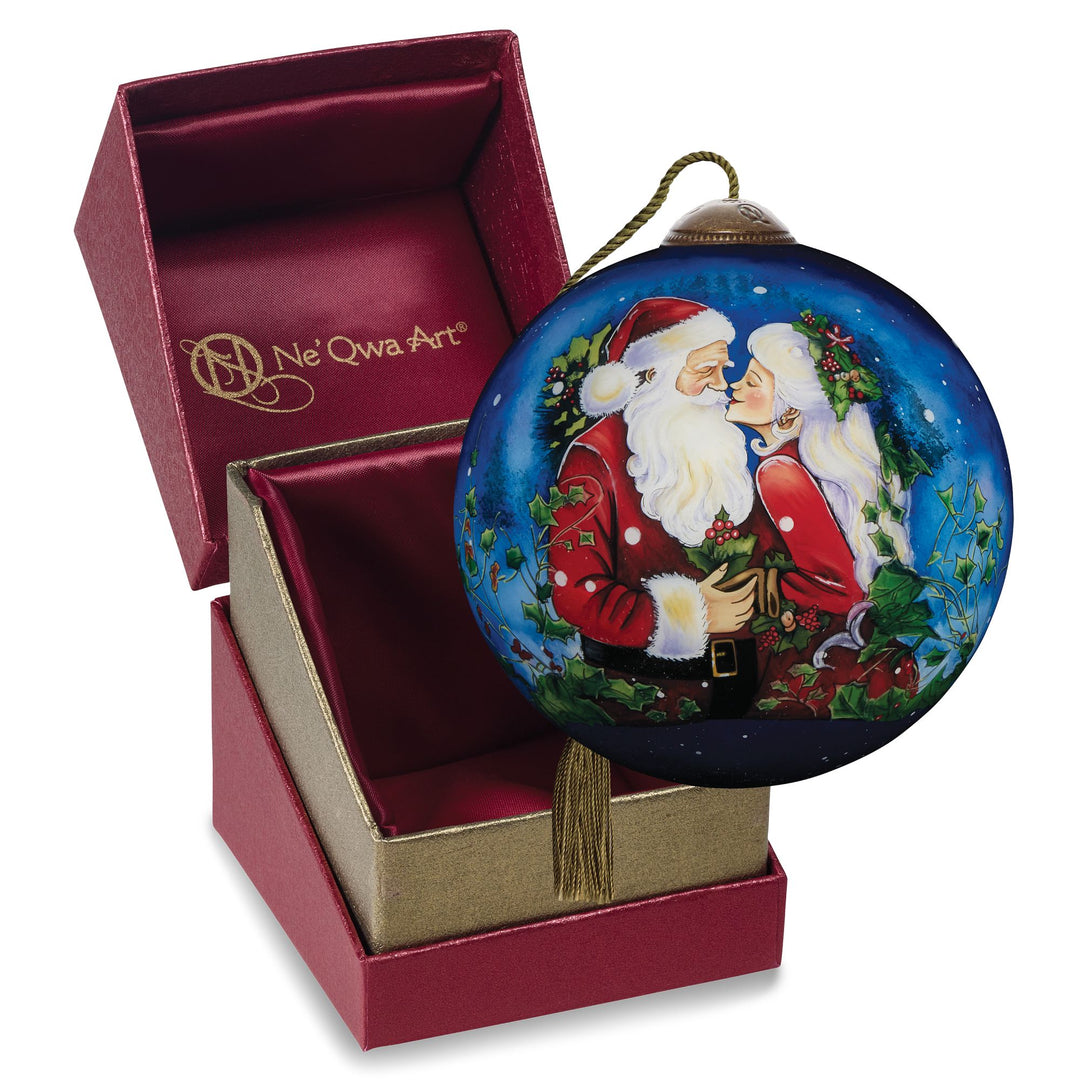 Ne’Qwa Ornaments | Merry Kiss-mas Ornament | Hanging Ornament