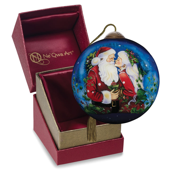 Ne’Qwa Ornaments | Merry Kiss-mas Ornament | Hanging Ornament