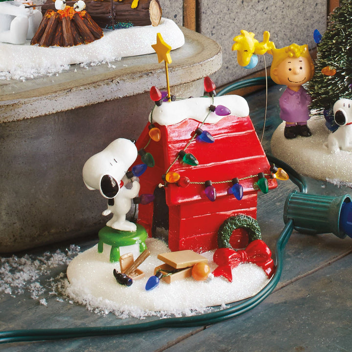Peanuts Village | Getting Ready for Christmas | Village Figures